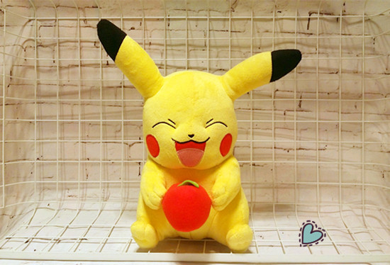 寵物小精靈POKEMON神奇寶貝寶可夢go毛絨公仔瞇眼抱蘋果皮卡丘工廠,批發,進口,代購