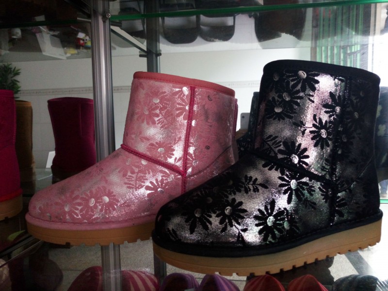 2015冬新款花色亮皮雪靴  防滑平跟保暖短靴  爆款短筒女靴工廠,批發,進口,代購