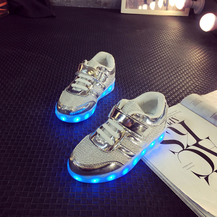 童鞋批發兒童款發光燈鞋USB介面led充電板鞋魔術貼網麵透氣工廠,批發,進口,代購