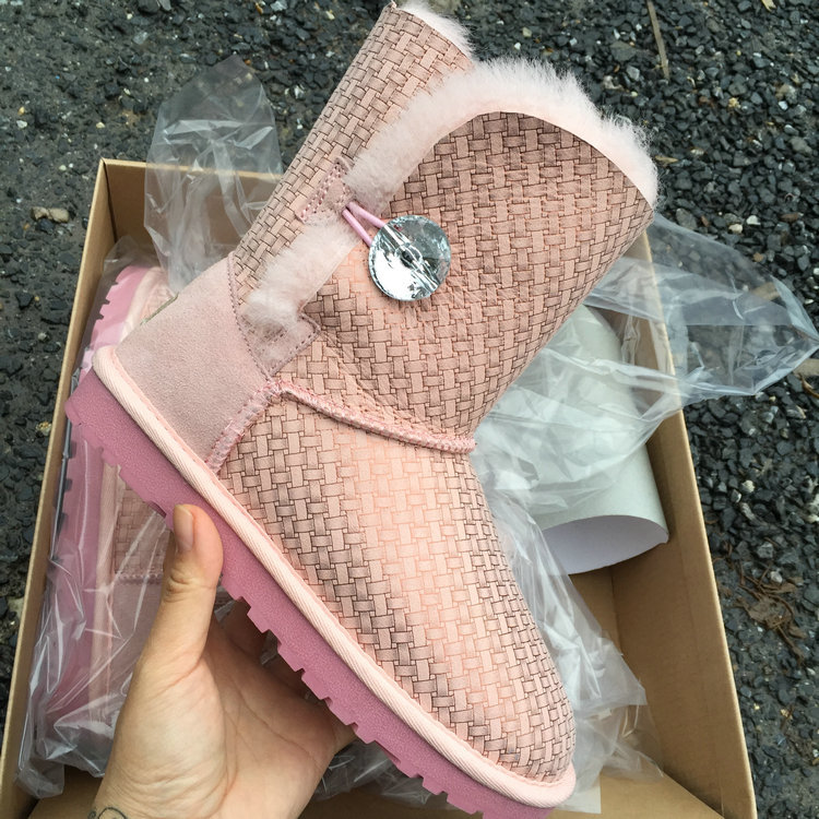 5803中筒帶扣羊皮毛一體雪靴牛筋底男女棉鞋子（塗金編織紋）工廠,批發,進口,代購
