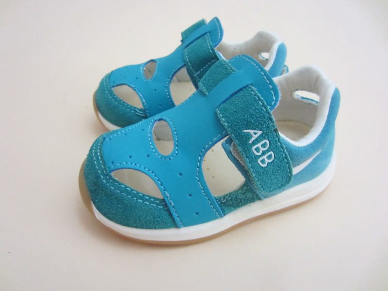 愛寶貝適合寶貝腳發育的湖藍色鏤空健康機能童涼鞋批發・進口・工廠・代買・代購