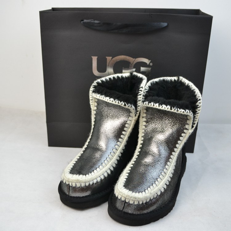 新款日本MU同款UG 雪靴女 羊皮毛一體手工勾線中筒保暖女靴批發・進口・工廠・代買・代購