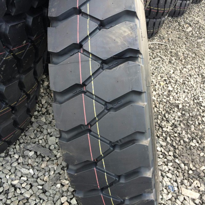 山東正品不三包廠價銷售礦山工程自卸翻鬥車載重汽車卡車輪胎W批發・進口・工廠・代買・代購