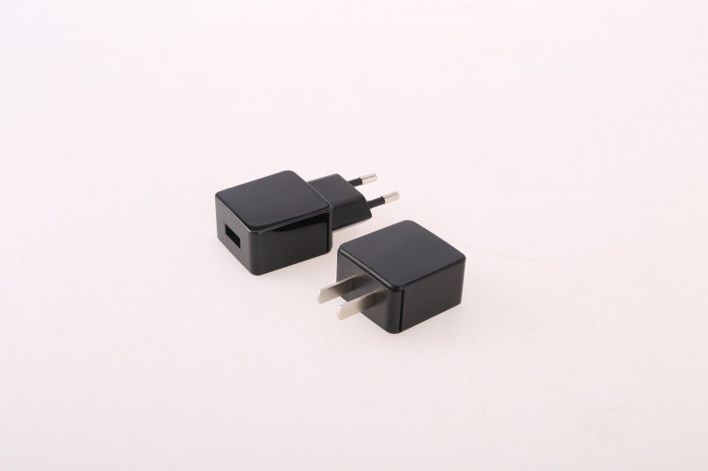 供應充電源外殼/手機充電器外殼（單 USB式&雙 USB式）批發・進口・工廠・代買・代購