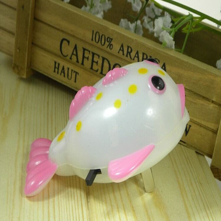 傑美批發智能LED魚小夜燈，地攤熱賣， 創意LED插電按鈕式小夜燈工廠,批發,進口,代購