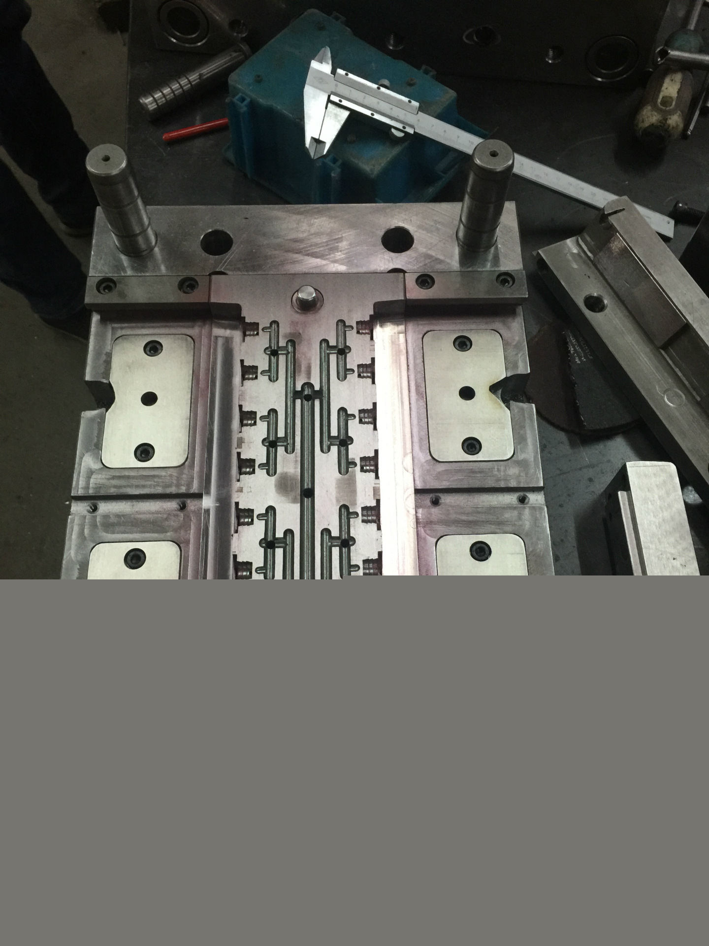 金屬沖壓,模具製造,模具加工工廠,批發,進口,代購