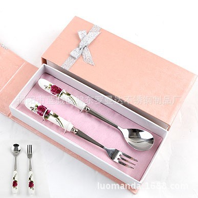粉色禮盒兩件套 創意心形圖案 陶瓷柄餐具套裝 實用婚禮遊戲獎品工廠,批發,進口,代購