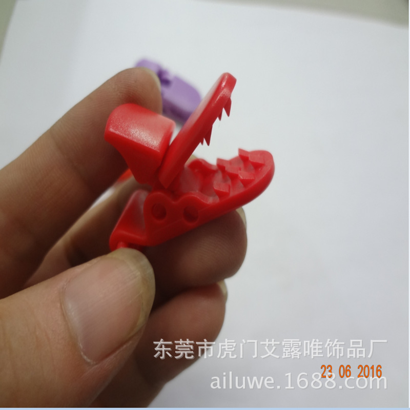 廠傢直銷各種奶嘴夾 織帶pom夾子 彩色工廠,批發,進口,代購