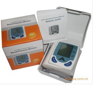 2012新款血壓計 全自動腕式血壓計 請關註您傢人的健康批發・進口・工廠・代買・代購
